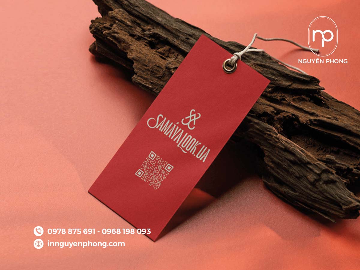 Mẫu tag quần áo tích hợp mã QR